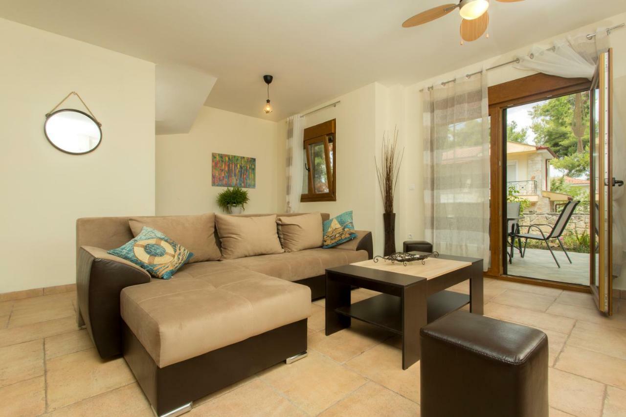 Izabella Sea Side Villa Сивири Екстериор снимка